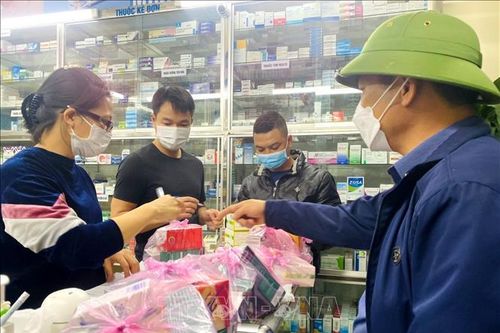 Khan hàng, tăng giá sinh phẩm xét nghiệm COVID-19