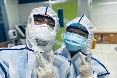 Chàng bác sĩ cạo trọc đầu vượt 1.700km chi viện chống dịch ở Bắc Giang