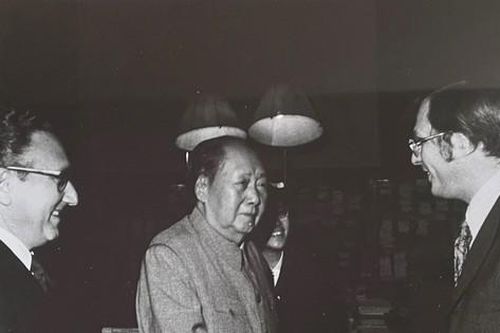 Từ cuộc gặp mặt Winston Lord, Mao Trạch Đông và Richard Nixon, các mối quan hệ Mỹ-Trung xưa và nay?