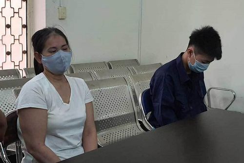 Phẫn uất vì bị bạo hành, mẹ rủ con trai giết chồng cũ