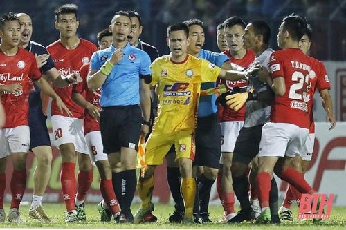 Tiền đạo Hoàng Đình Tùng của Đông Á Thanh Hóa giành giải 5, Giải thưởng Fair Play 2021