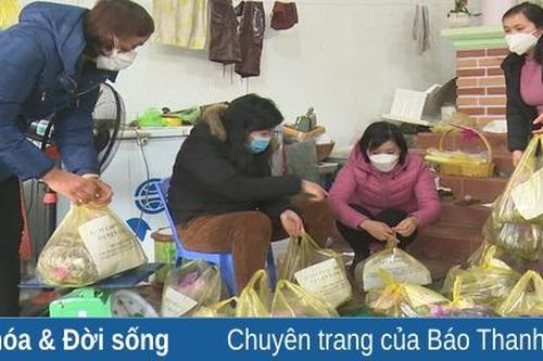 Lang Chánh: Tặng túi thuốc điều trị tại nhà cho bệnh nhân F0