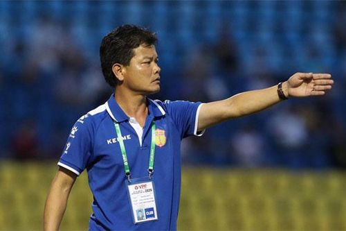 'Ngựa ô' V.League 2022: CLB Nam Định thoát kiếp nghèo