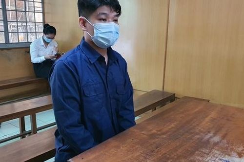 Thua độ bóng đá, cán bộ địa chính 'vẽ' 14 lô đất đem bán