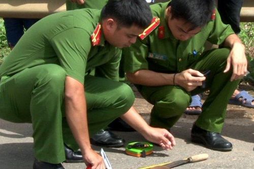 Án mạng trước cổng đền, một người tử vong
