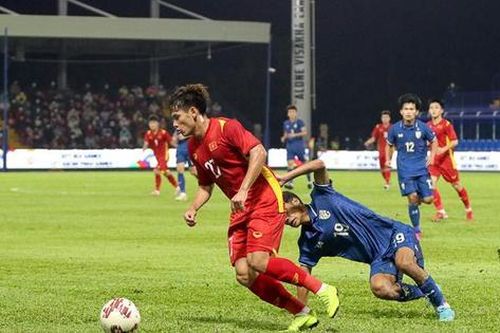 HLV Thái Lan khâm phục tinh thần thi đấu của U23 Việt Nam