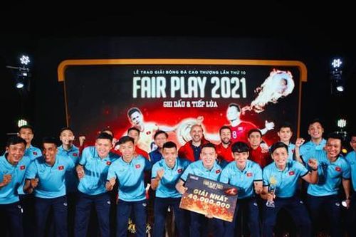 Tuyển Futsal Việt Nam đăng quang Fair Play 2021