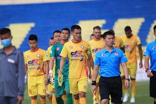 18 cầu thủ bị COVID-19, VPF dừng trận Thanh Hóa gặp CLB Hà Nội