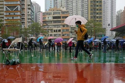 Hong Kong trước nguy cơ có tới hơn 30% dân số phải cách ly cùng thời điểm