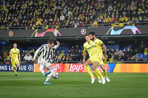 Vlahovic mở hàng ở Champions League, Juventus vẫn bị cầm hòa