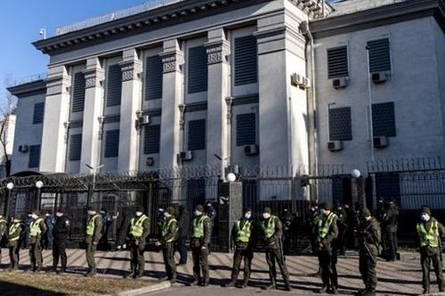 Nga rút nhân viên ngoại giao khỏi Ukraine, lập quan hệ với phe ly khai
