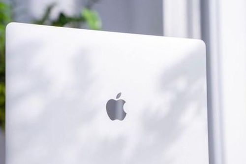 MacBook Air M1 2020 giảm giá dưới 24 triệu đồng