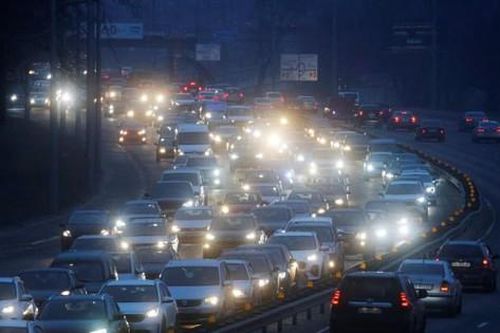 Người dân Ukraine ùn ùn đổ về miền Tây gần biên giới Ba Lan