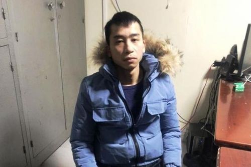 Mâu thuẫn với anh họ, đốt nhầm xe ô tô của người khác