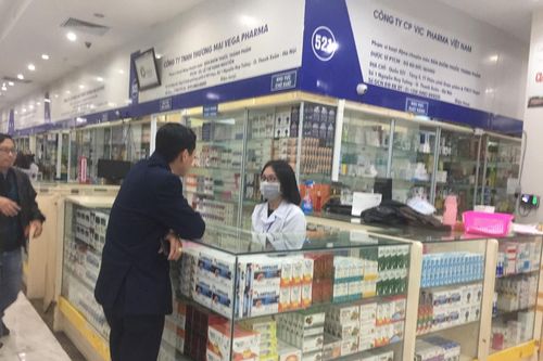 Hà Nội yêu cầu kiểm tra việc tăng giá vật tư, thuốc điều trị COVID