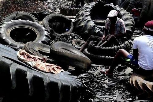 Sản xuất xăng dầu từ... lốp xe cũ