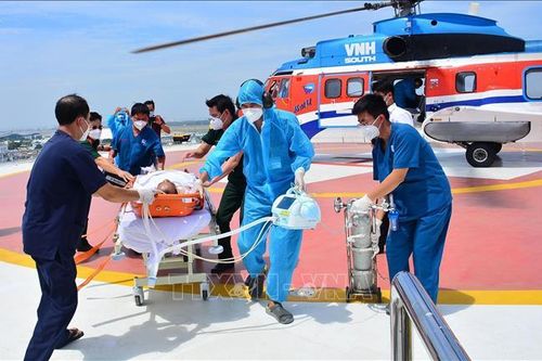 Kịp thời chuyển bệnh nhân suy hô hấp từ Trường Sa về đất liền điều trị