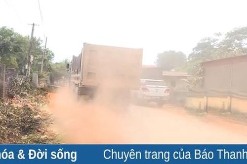 Tỉnh lộ 516B 'oằn mình cõng' xe quá tải