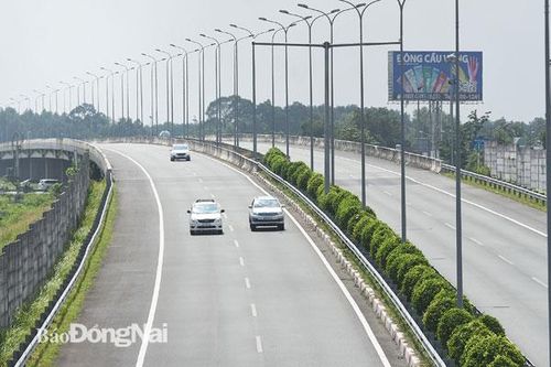 Khởi động xây dựng nhiều tuyến đường cao tốc