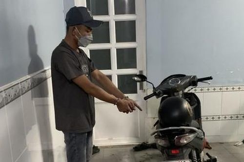 Đối tượng lẻn vào nhà trọ ở TPHCM trộm 3 xe máy trong đêm sa lưới