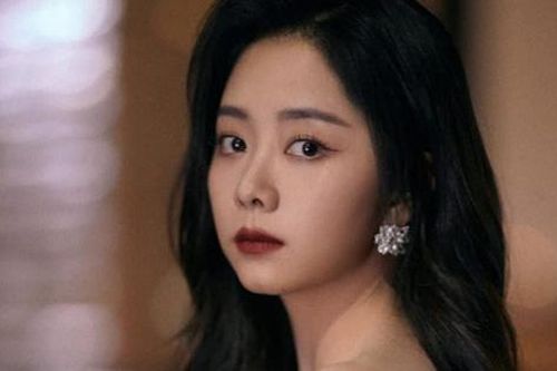 'Nữ hoàng thanh xuân' Đàm Tùng Vận 32 tuổi vẫn ngây thơ như tuổi 16 nhờ thói quen trong lúc ăn cơm