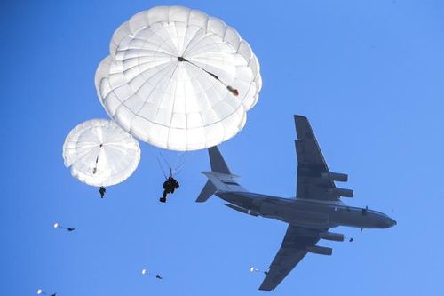 Lính dù Nga gây kinh hoàng cho Quân đội Ukraine
