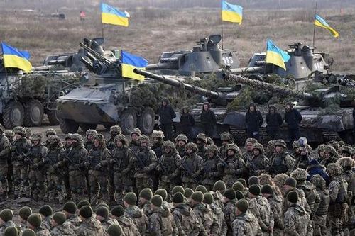 Tổng thống Zelensky lệnh tổng động viên, quân đội Ukraine giao tranh dữ dội với Nga