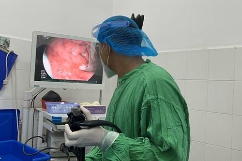Hy hữu: Bàn chải đánh răng và ruột bút bi trong bụng