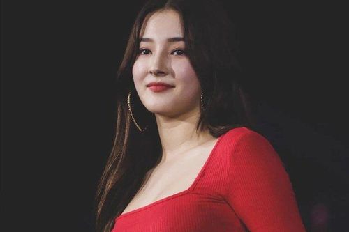 Làn sóng Omicron tấn công showbiz Hàn
