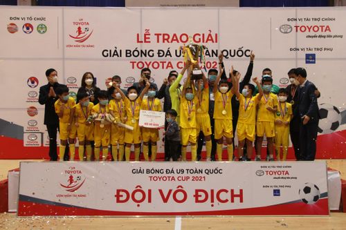 U9 Sông Lam Nghệ An lên ngôi vô địch Giải bóng đá U9 toàn quốc Toyota Cup