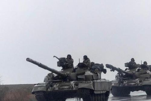 Ukraine phá hủy một cây cầu để chặn bước tiến quân đội Nga
