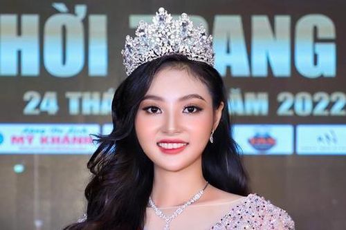 Nữ sinh ngành Y đăng quang Người đẹp Thời trang Tây Đô