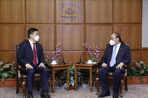 Chủ tịch nước Nguyễn Xuân Phúc hội kiến Chủ tịch Quốc hội Singapore Tan Chuan-Jin