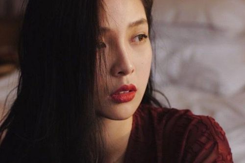 Ngày cưới, chị dâu mừng 5 lượng vàng nhưng vừa nhìn mâm cơm nhà chị ấy, tôi đã vội vàng đem trả