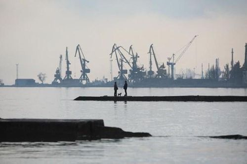 Ukraine đóng cửa các cảng do xung đột đe dọa nguồn cung ngũ cốc