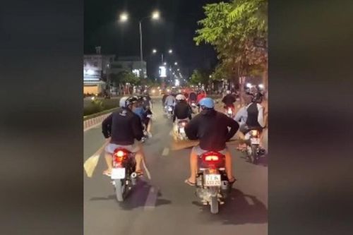 Mang chổi đi đánh nhau giả, quay clip để 'câu like', nhóm thanh niên bị Công an mời làm việc thật