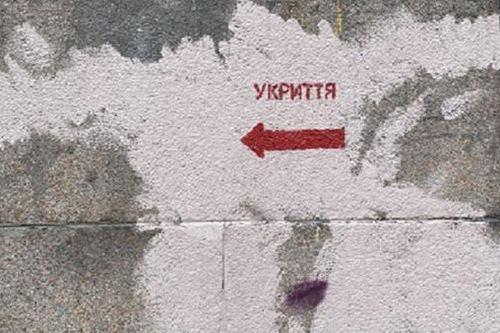 Cán bộ ngoại giao Việt Nam tại Ukraine xuống hầm trú ẩn