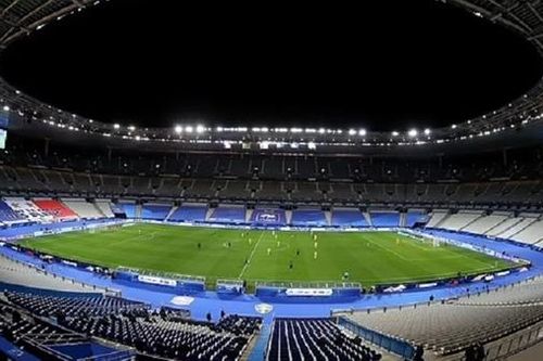 UEFA chuyển địa điểm trận chung kết Champions league từ Nga sang Pháp