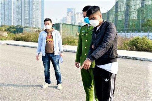 Dùng gạch cướp xe ôm