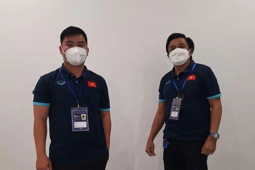 Hai bác sĩ Campuchia chi viện cho U23 Việt Nam