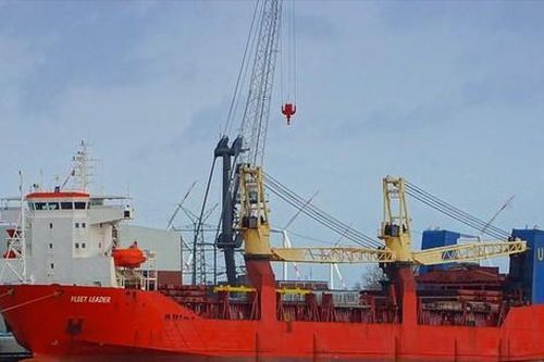 Hải quân Pháp bắt giữ tàu chở hàng Nga