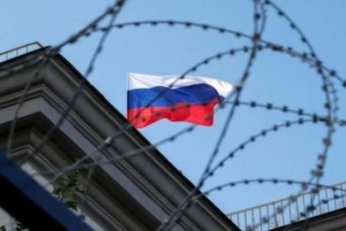 EU và Mỹ đồng thời đóng băng toàn bộ tài sản của Putin
