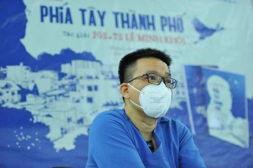 Bác sĩ Lê Minh Khôi: 'Tôi vẫn sống với ký ức đại dịch không phải để bi lụy'