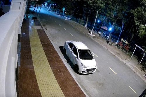 Thêm một vụ trộm xe máy do nhóm đi ô tô thực hiện