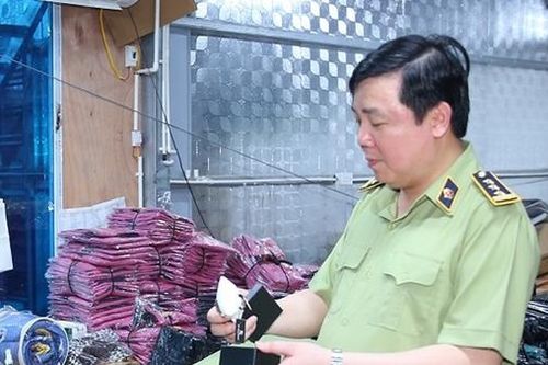 Vì sao Cục trưởng QLTT Ninh Bình bị khởi tố?
