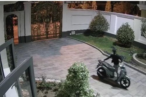 Truy bắt nhóm đối tượng đi ô tô trộm nhiều xe máy ở Bình Dương