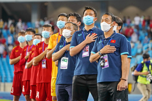HLV Đinh Thế Nam: Mỗi sáng dậy lại lo U23 Việt Nam có thêm ca dương tính