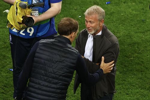 Tỷ phú Abramovich giao lại quyền quản lý Chelsea