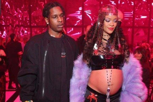 Rihanna thu hút ở Tuần lễ thời trang Milan