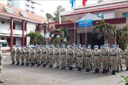 Bác sĩ mũ nồi xanh Việt Nam thực hiện chuỗi ca phẫu thuật cho bệnh nhân là cán bộ, nhân viên Liên hợp quốc